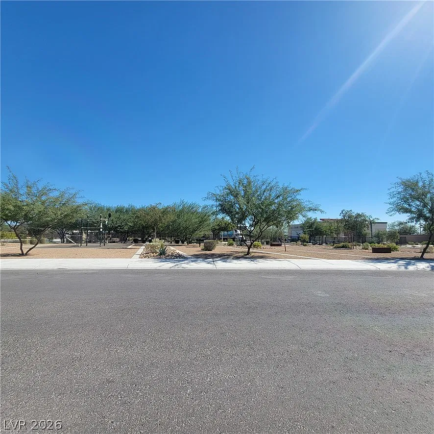 3 bed, 2.5 bath, 1592 sqft, $2,200 — Photo 1