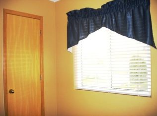 1105 Shawnee Rd, Papillion, NE 68046