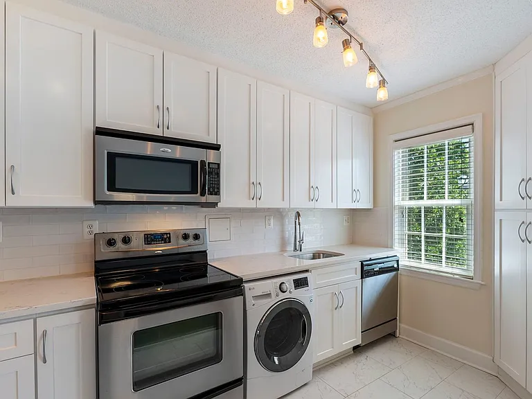 600 Bashford Ln #2333 — Photo 11