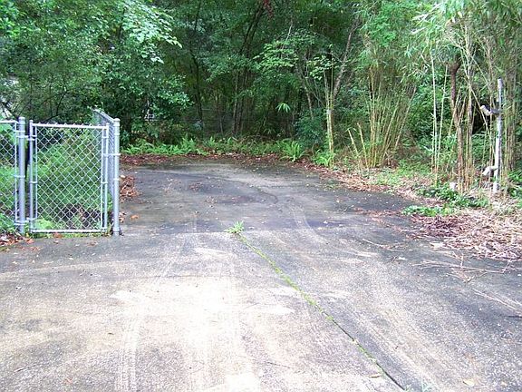 5th image of 234 SE Pine Dr