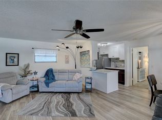 1116 Breezy Way #1H, Sebastian, FL 32958