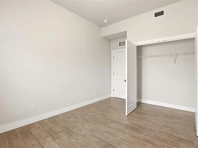 870 Columbia St — Photo 30