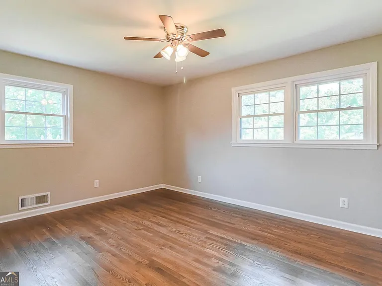 99 Woodvalley Dr — Photo 20