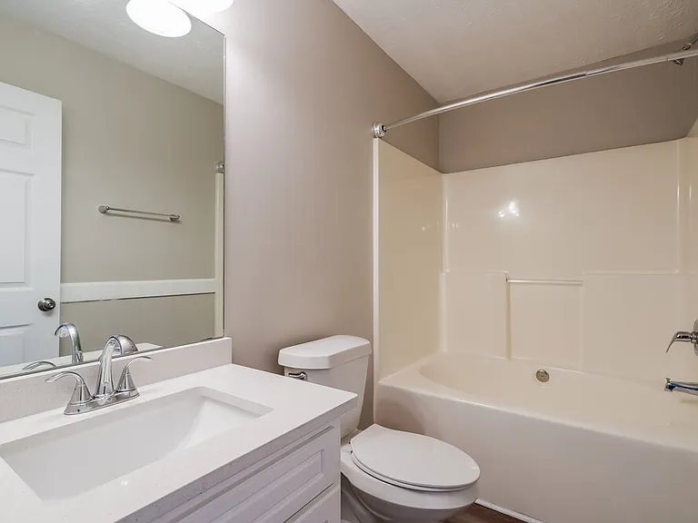 810 Windsor Dr — Photo 10