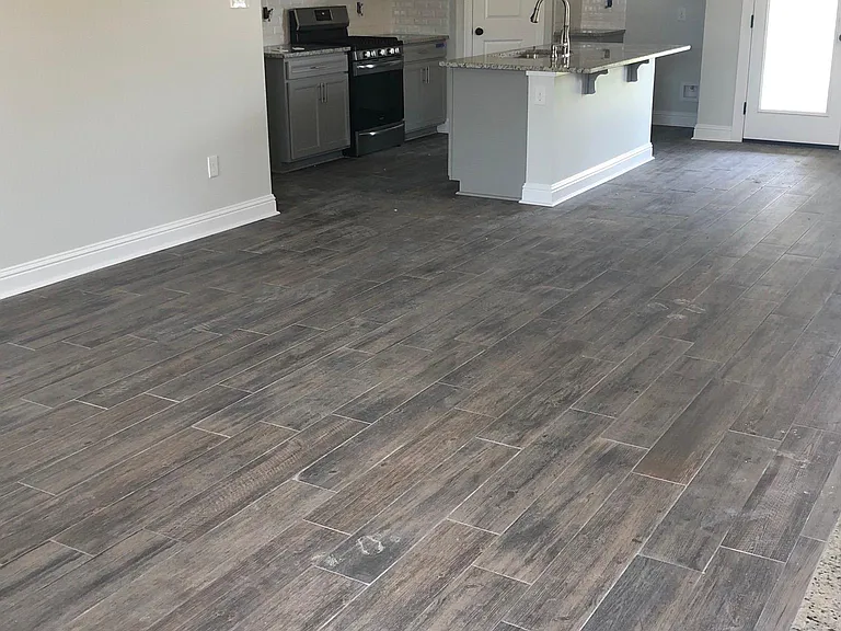 508 Lake Breeze Dr — Photo 4