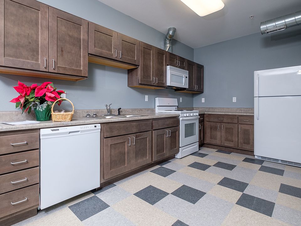Kitchen in a 3 bedroom Southern Pointe apartment.