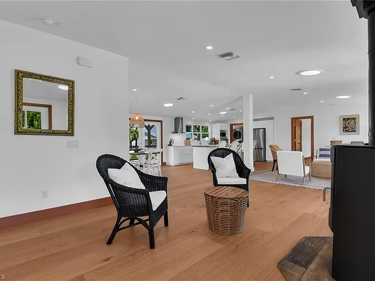 828 Sanctuary Rd — Photo 17