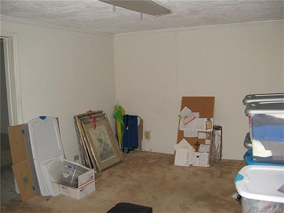 5th image of 1009 Laurel Ln