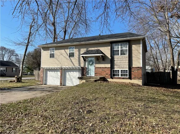 200 Gregg St, Grain Valley, MO 64029