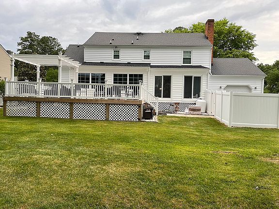 2nd image of 10123 Heritage Ln