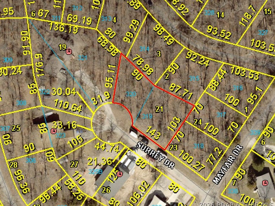 1st image of 319 & 320 Surrey Dr