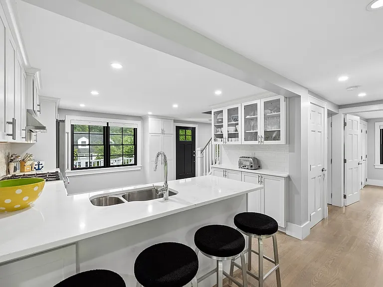 29 Fern Rd — Photo 6