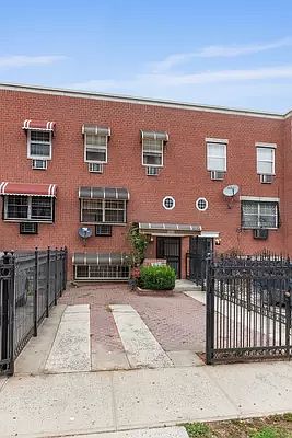1st image of 1685 Park Pl