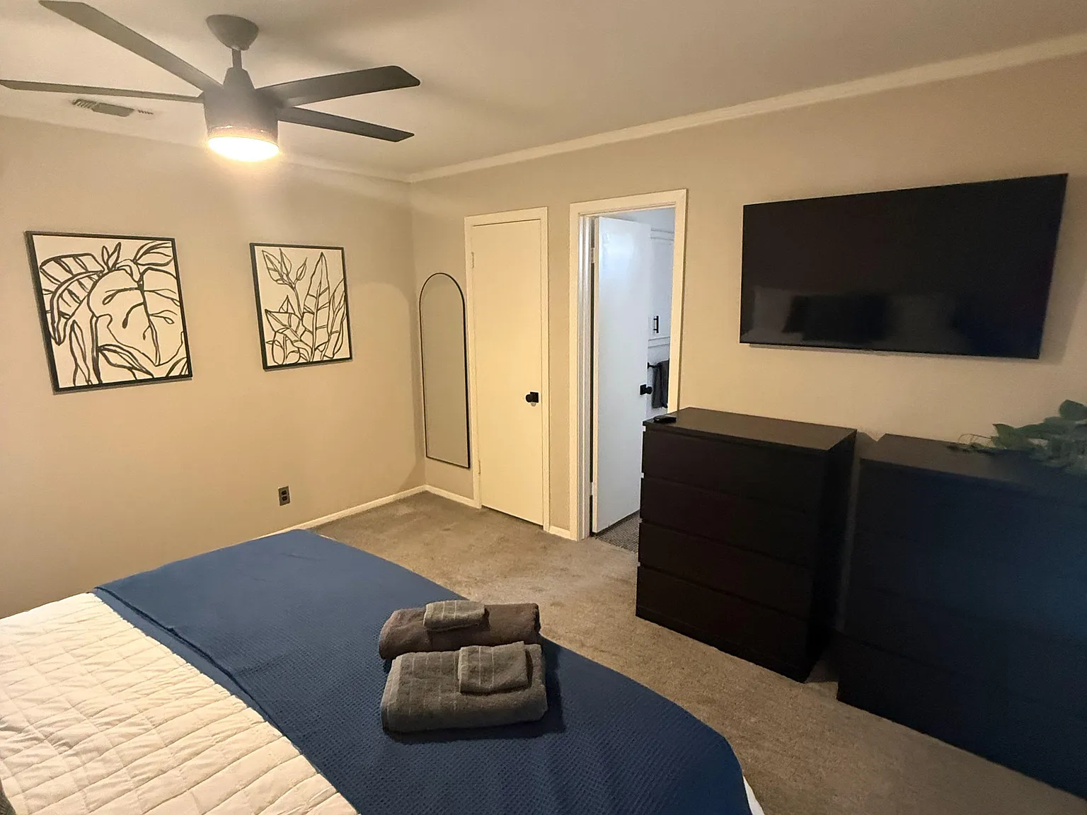 4 bed, 2.0 bath, 1700 sqft, $1,663 — Photo 3