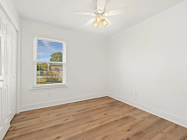 820 SW Arrowhead Dr — Photo 13