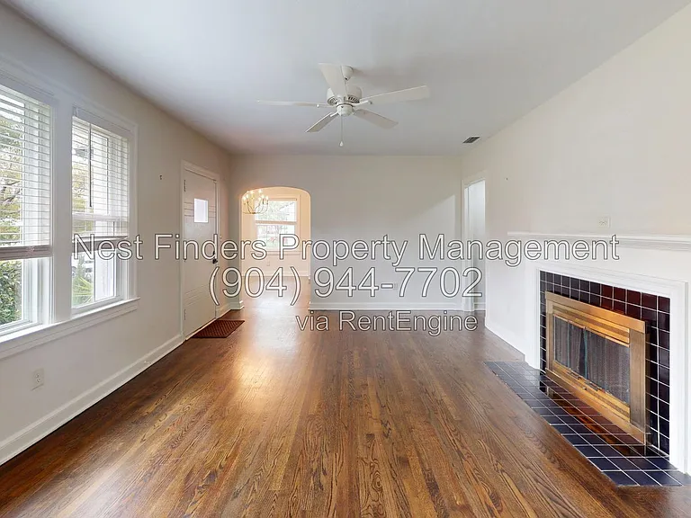 2215 Larchmont Rd — Photo 5