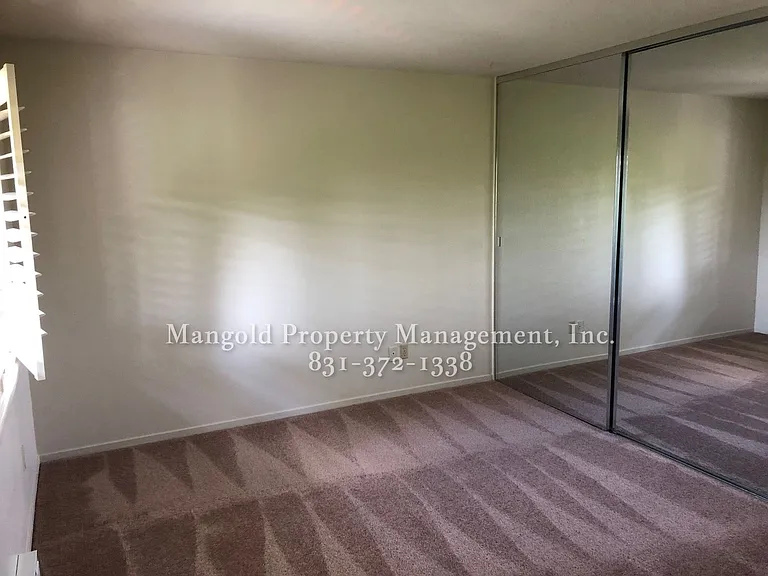 Huckleberry Hill Apartments — Photo 28
