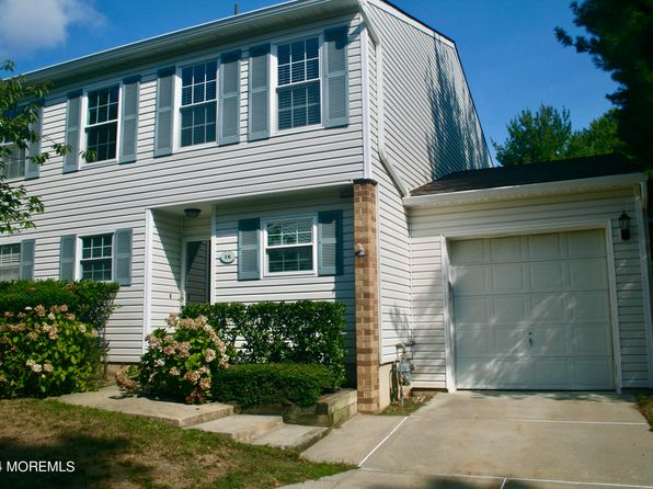 16 Apple Dr