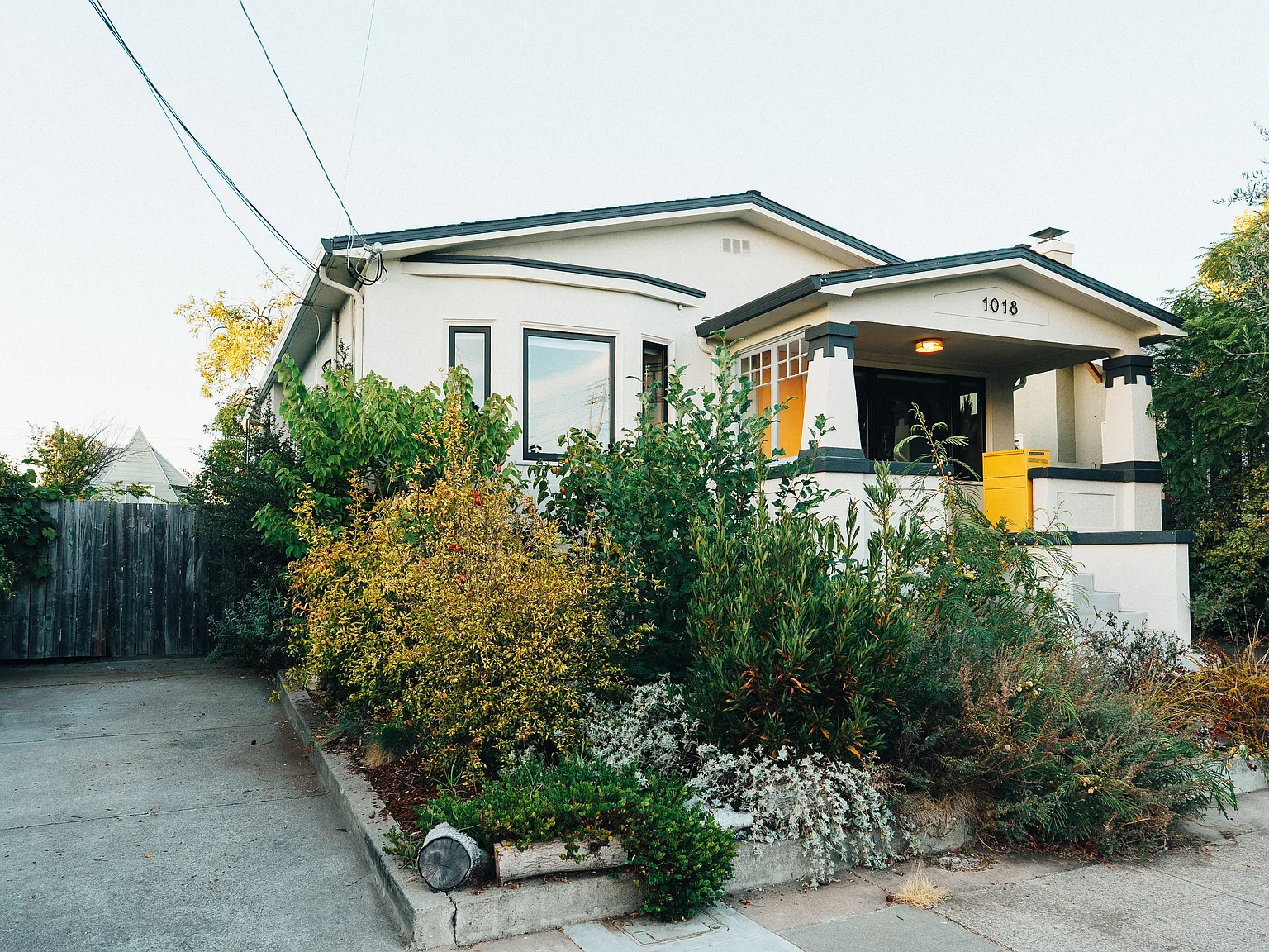 3 bed, 1315 sqft, $6,500 — Photo 1