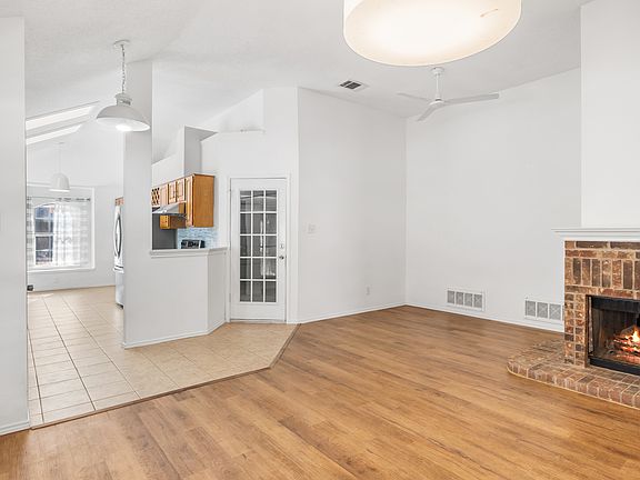 4th image of 5122 Grand Villa Ln