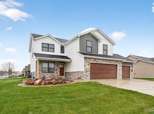 421 Chamberlain Dr, Troy, IL 62294