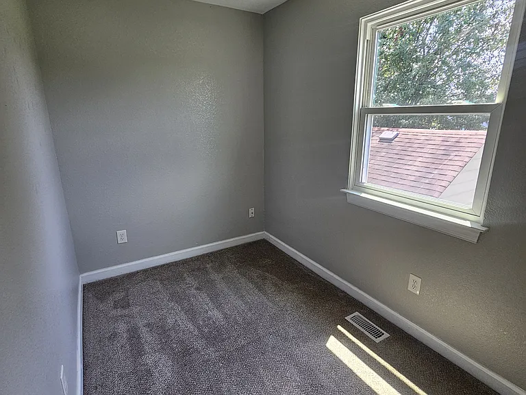 1233 Rockwood Ct — Photo 34