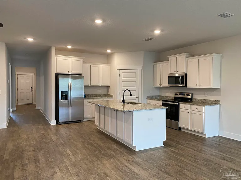 5870 Danbury Blvd — Photo 12
