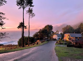 73 Ridgeview Cir, Whitethorn, CA 95589