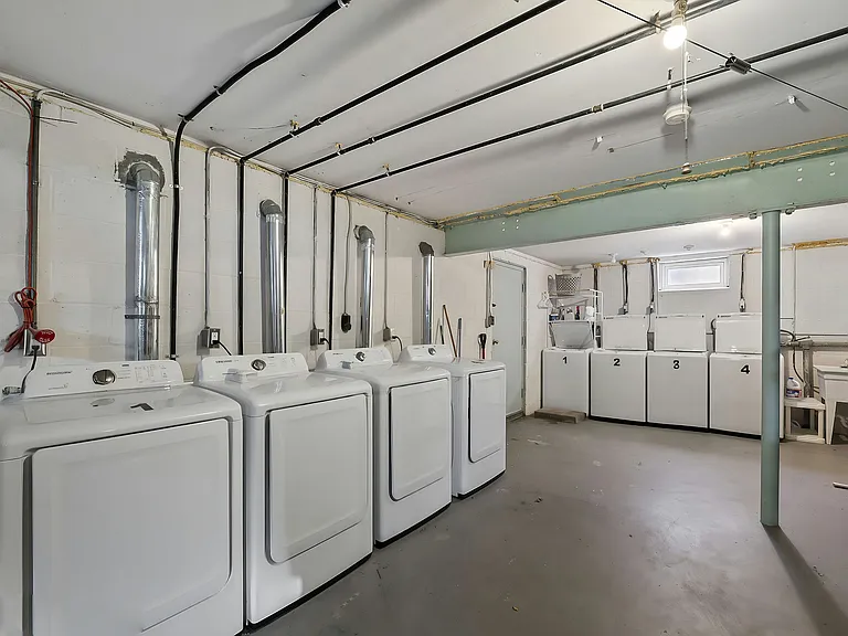198 Conover Ave #4 — Photo 12