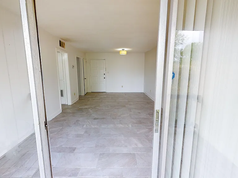 827 S Perry St — Photo 14