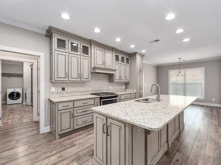 198 Moses Dr — Photo 9