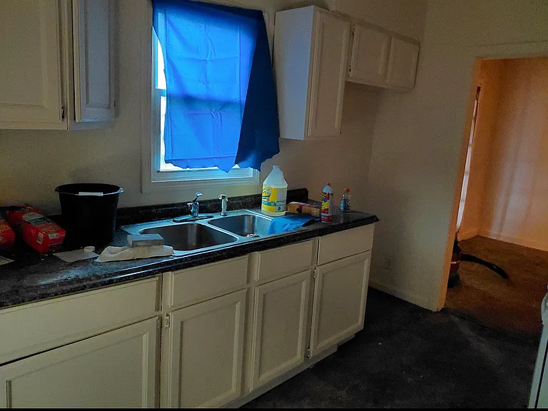 311 W Genesee St — Photo 4