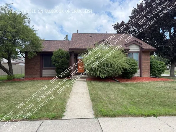 25965 Rose St, Chesterfield, MI 48051