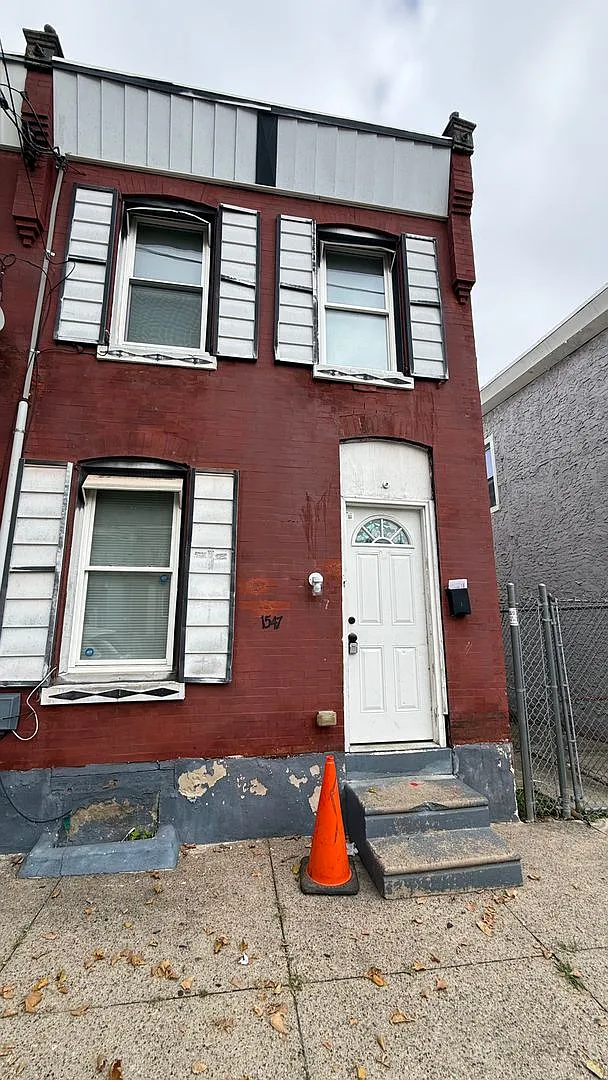 Lovely Home - Carroll Park — Photo 1