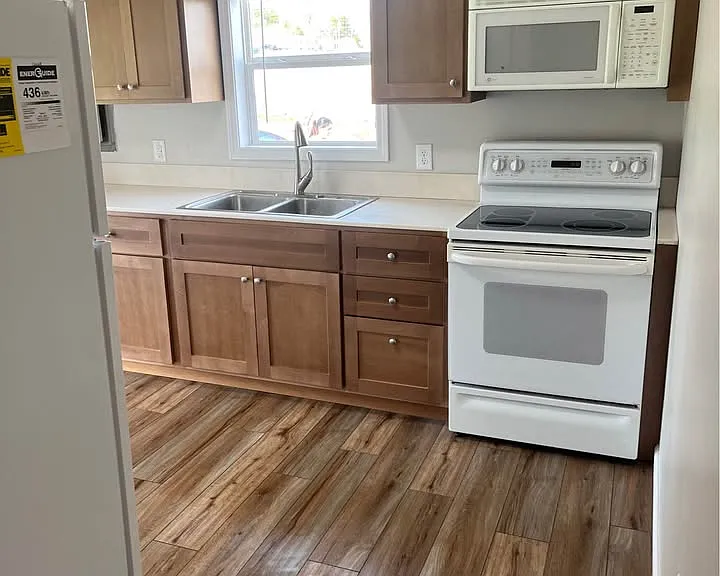 2428 Princeton Rd — Photo 2
