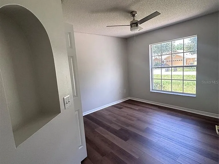 131 Cedarpark Ln — Photo 10