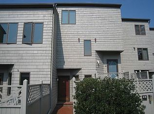 47 Sea Breeze Ln, Bristol, RI 02809