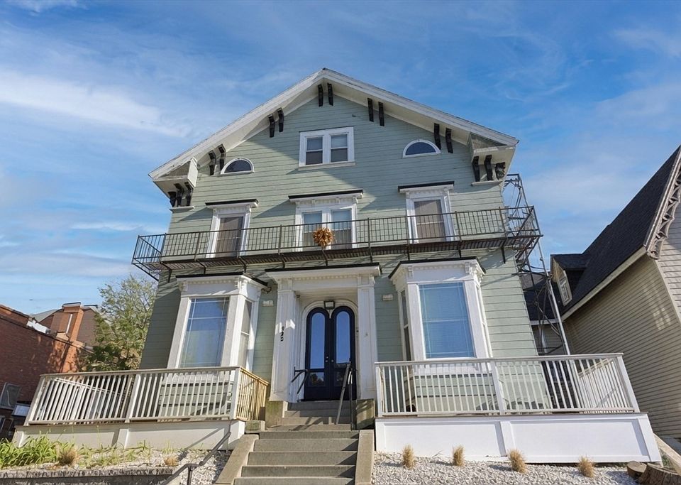 1st image of 142 Dorchester St