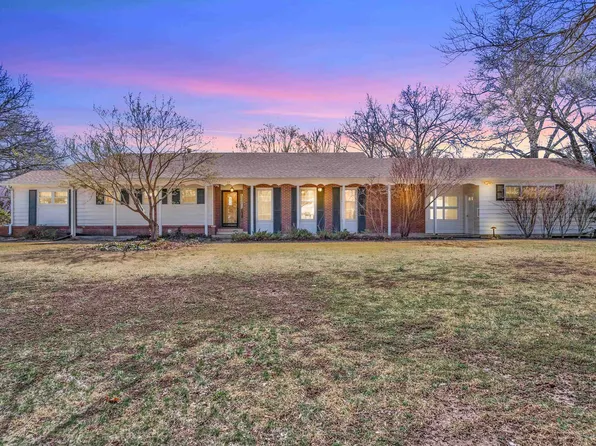 17 Circle Dr, Newton, KS 67114