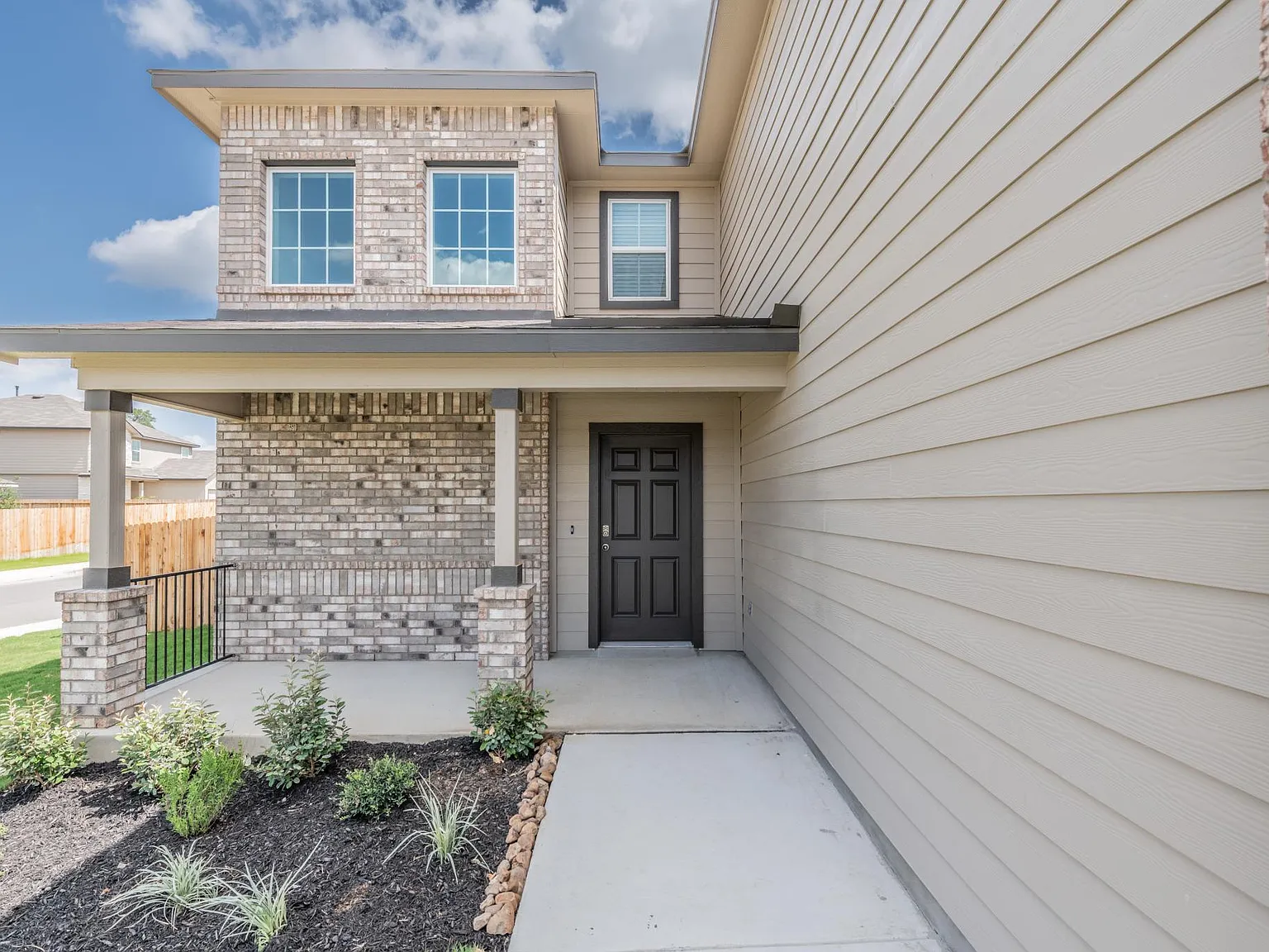 3 bed, 2.5 bath, 2241 sqft, $2,795 — Photo 4