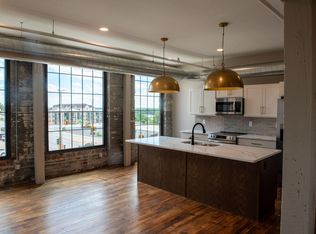 116 N 3rd St #312, Quincy, IL 62301