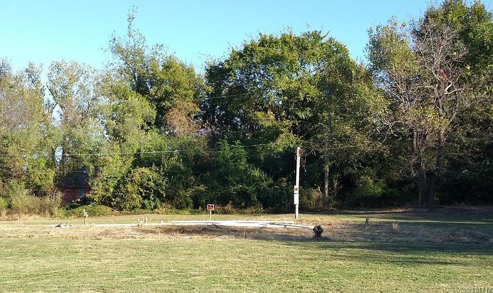2nd image of 650 N 14th St