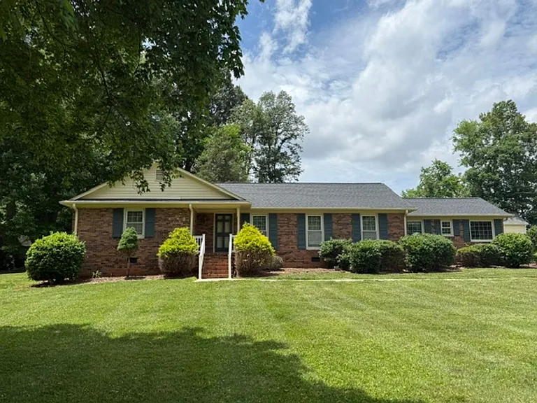 1225 Woodhaven Dr — Photo 24