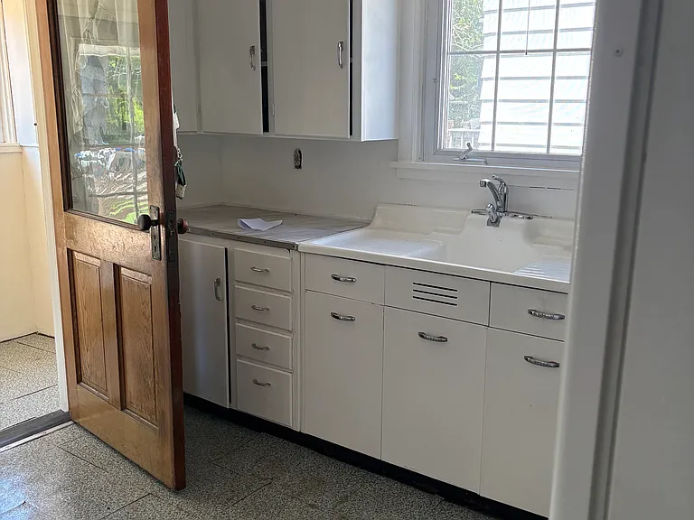 43 Prairie Ave — Photo 3