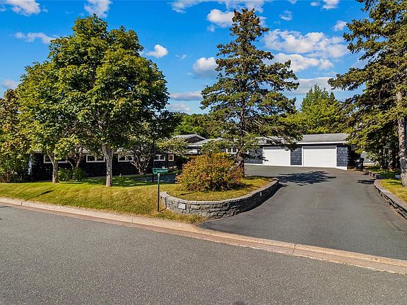 3rd image of 7 Kingswood Drive