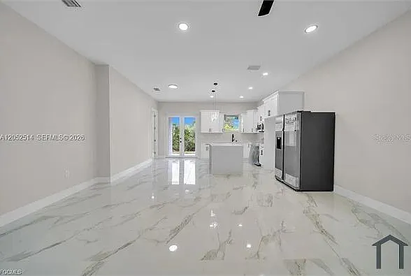 3 bed, 1199 sqft, $2,000 — Photo 3