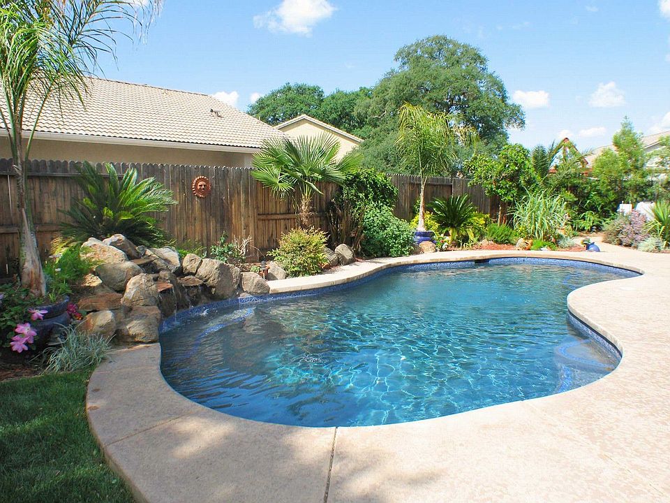 2nd image of 412 Savannah Dr