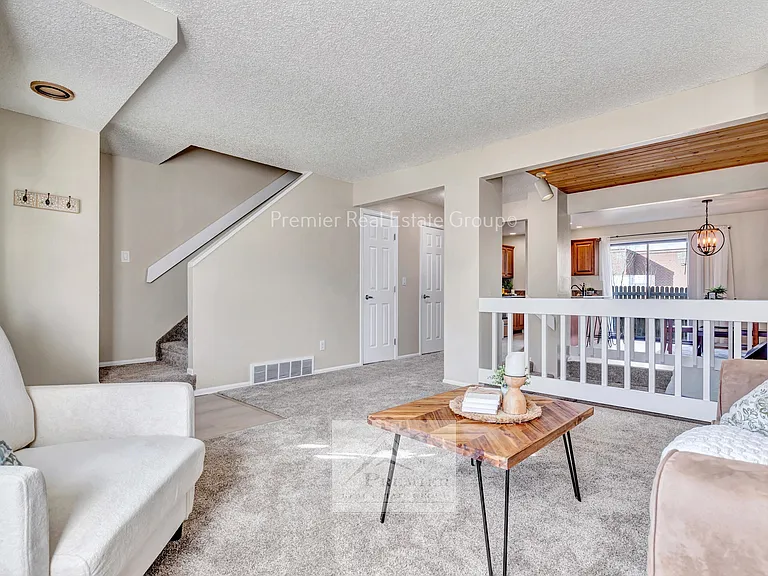 806 London Green Way — Photo 6