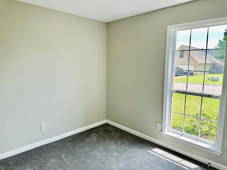 105 Winding Creek Dr — Photo 11