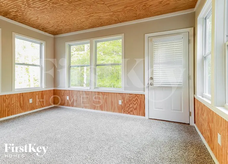 940 Willow Hollow Dr — Photo 5